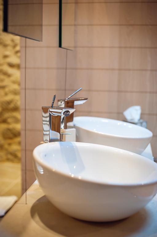 Les Champs De Provence Bed and Breakfast La Baume-de-Transit Exteriör bild
