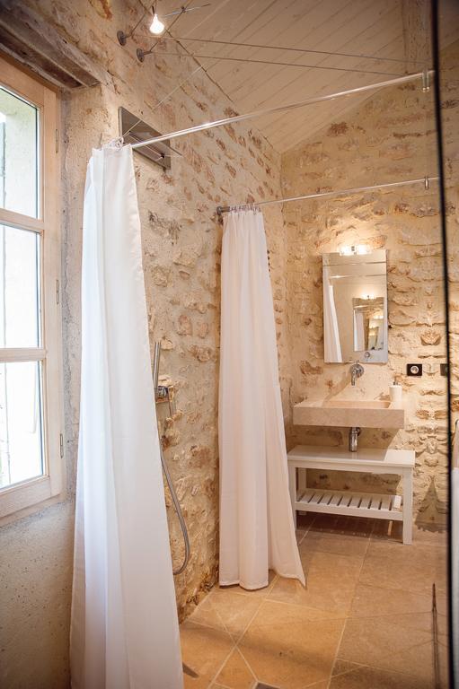 Les Champs De Provence Bed and Breakfast La Baume-de-Transit Exteriör bild