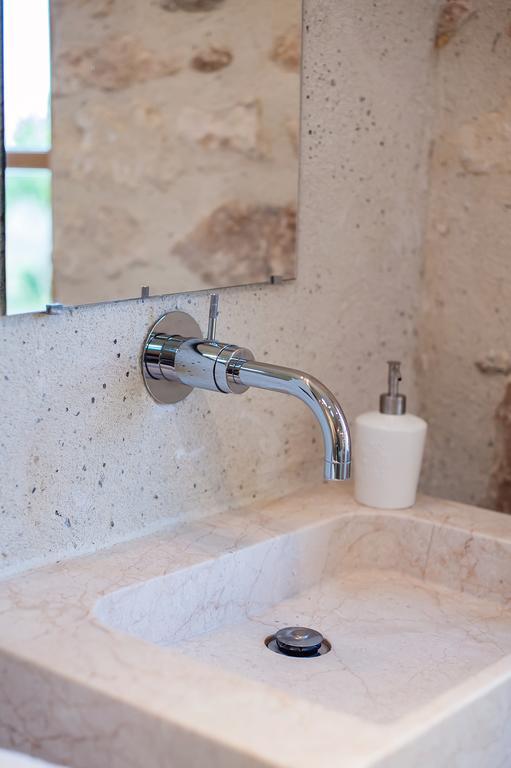 Les Champs De Provence Bed and Breakfast La Baume-de-Transit Exteriör bild